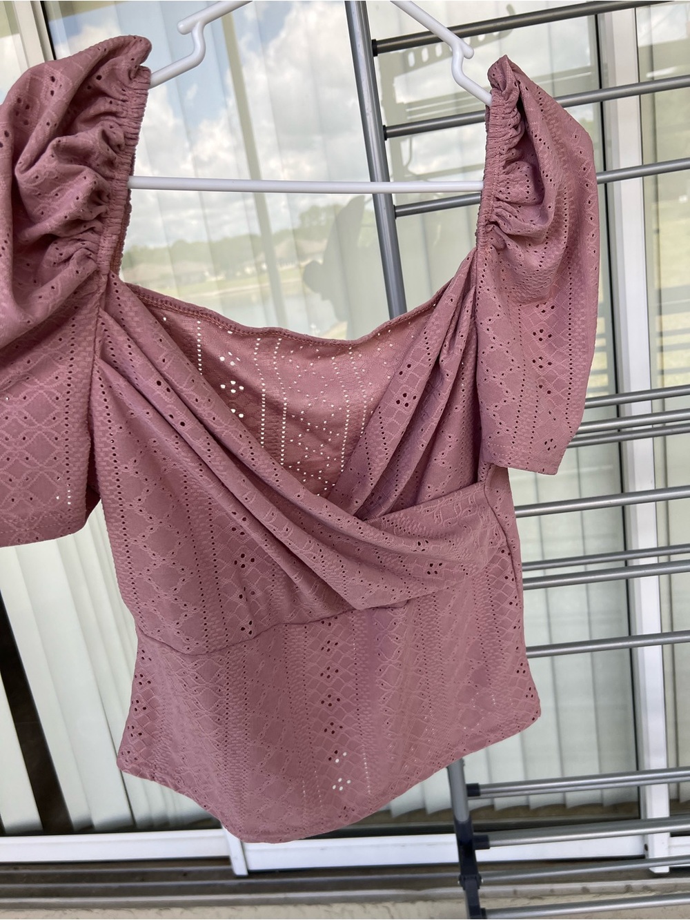 Women’s Mauve Eyelet Puff-Sleeve Top